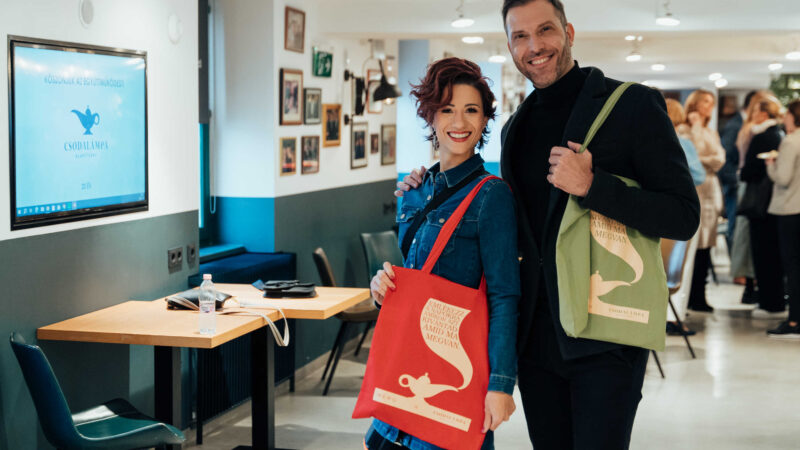 Merő Péter tervezett táskákat a Csodalámpa Alapítvány számára