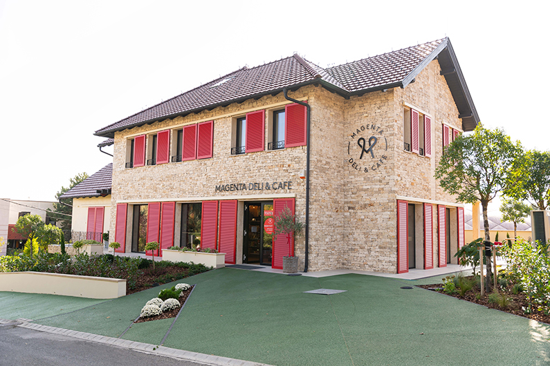 Megnyílt a Magenta divatmárka kávézója és delikátesz üzlete