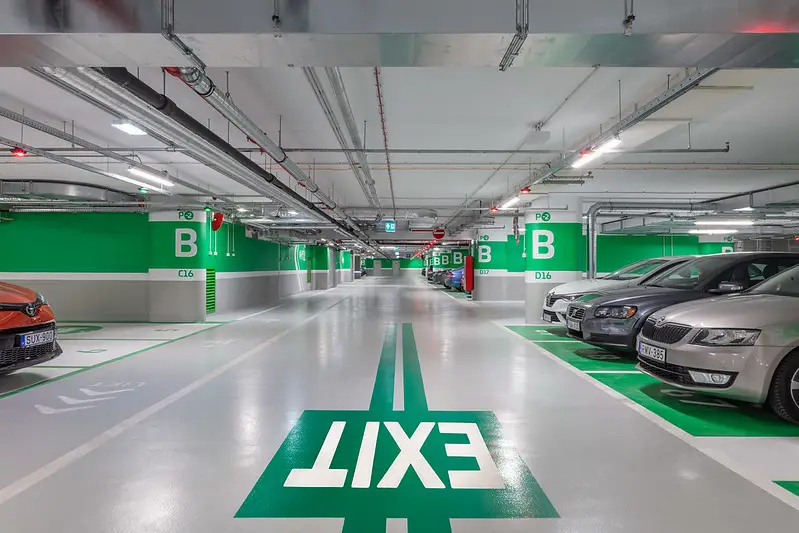 Júliustól jegymentes a parkolás az Etele Plaza-ban