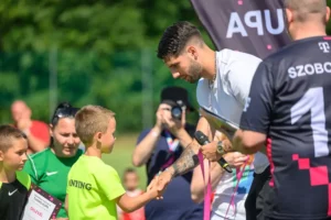 telekom-szoboszlai-domonik-divatmarketing