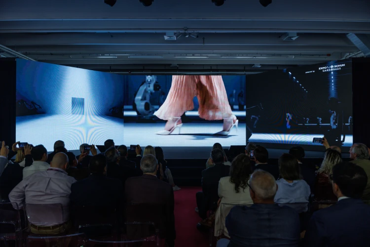 EXPO Riva Schuh: AI divatbemutató és a Közösségi tudás jelentősége Nemzetközi szakvásárok